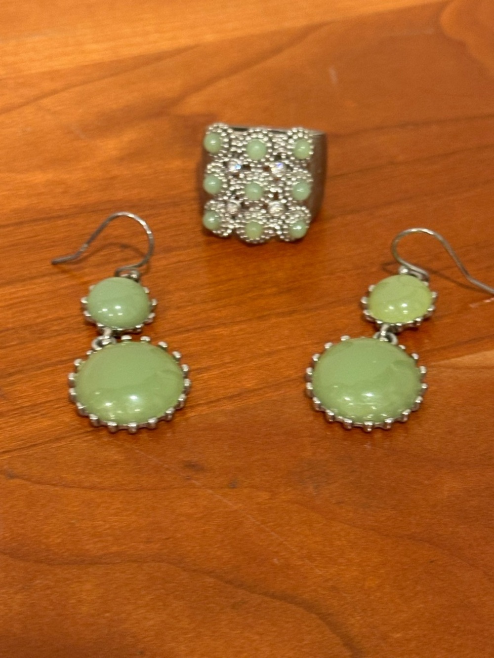 Banana Republic Silver-Tone Pale Green Drop Earrings and Ring set